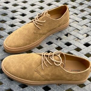 NWT ⭐️Abound Jayden derby men’s casual tan sneaker - size 11 - SOLD OUT ONLINE
